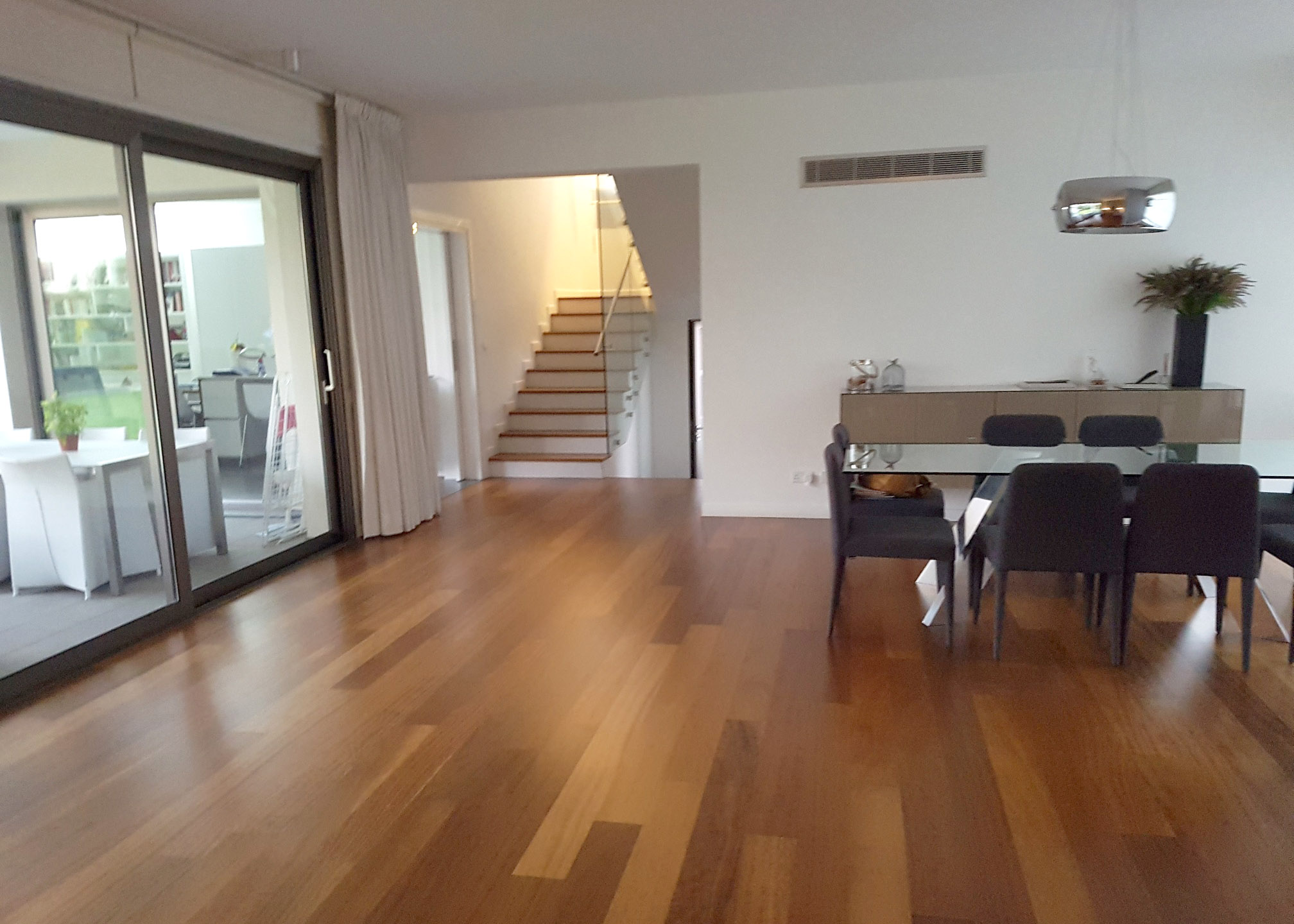 5 Bedrooms House in 2 agoniston