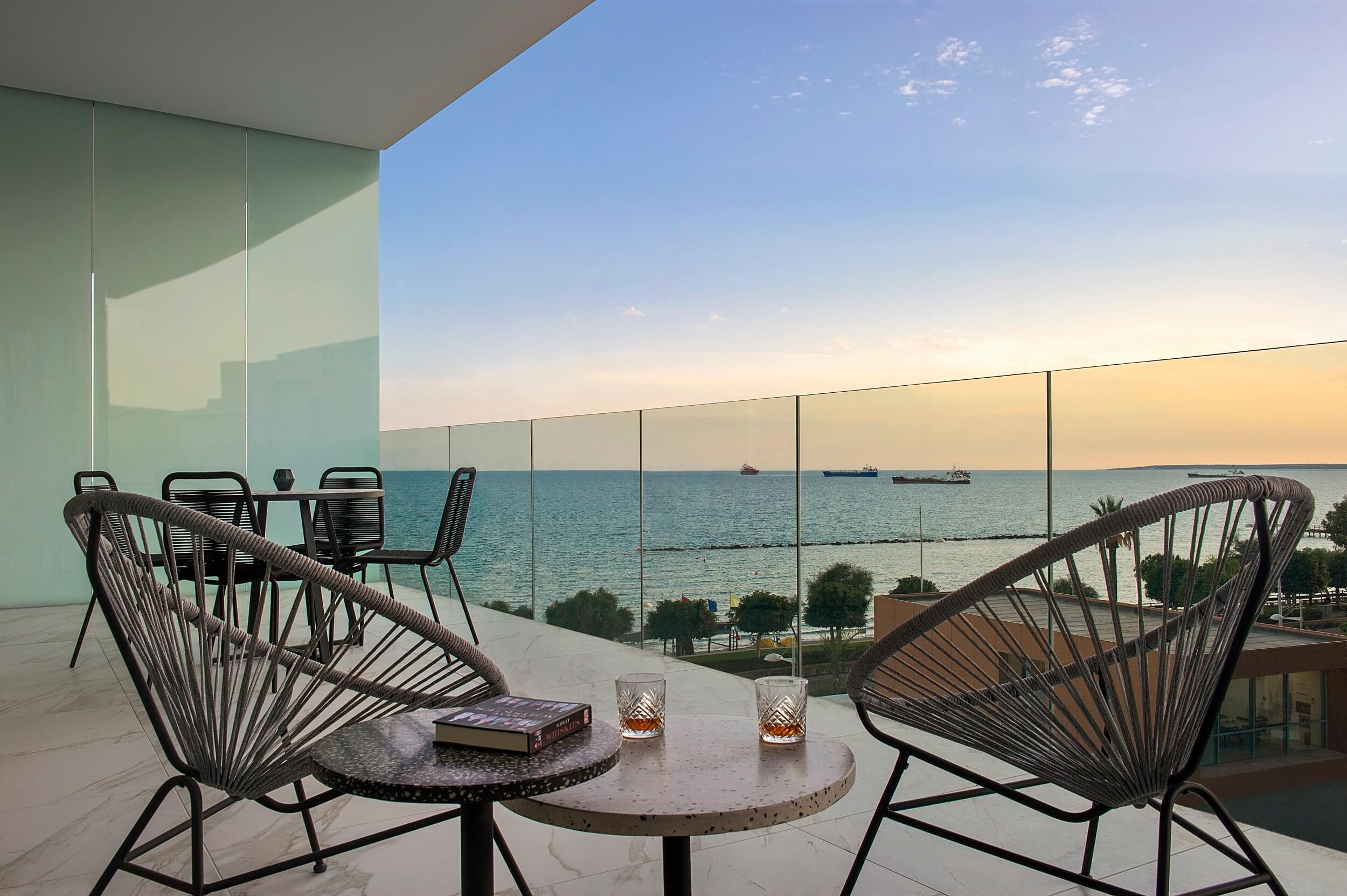 Absolutely Stunning Trilogy Apartment
