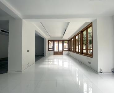 Magnificent Family House