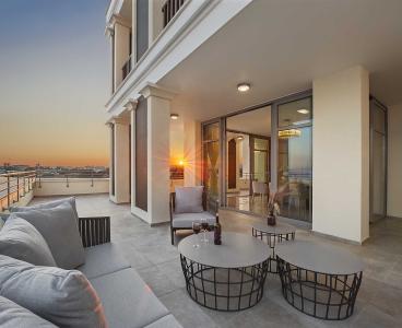 Amazing Seafront Duplex Apartment
