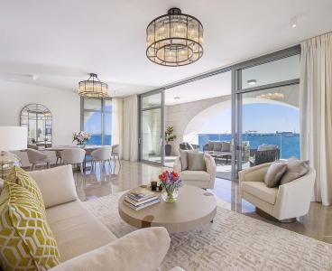 Exquisite Duplex Seafront luxury