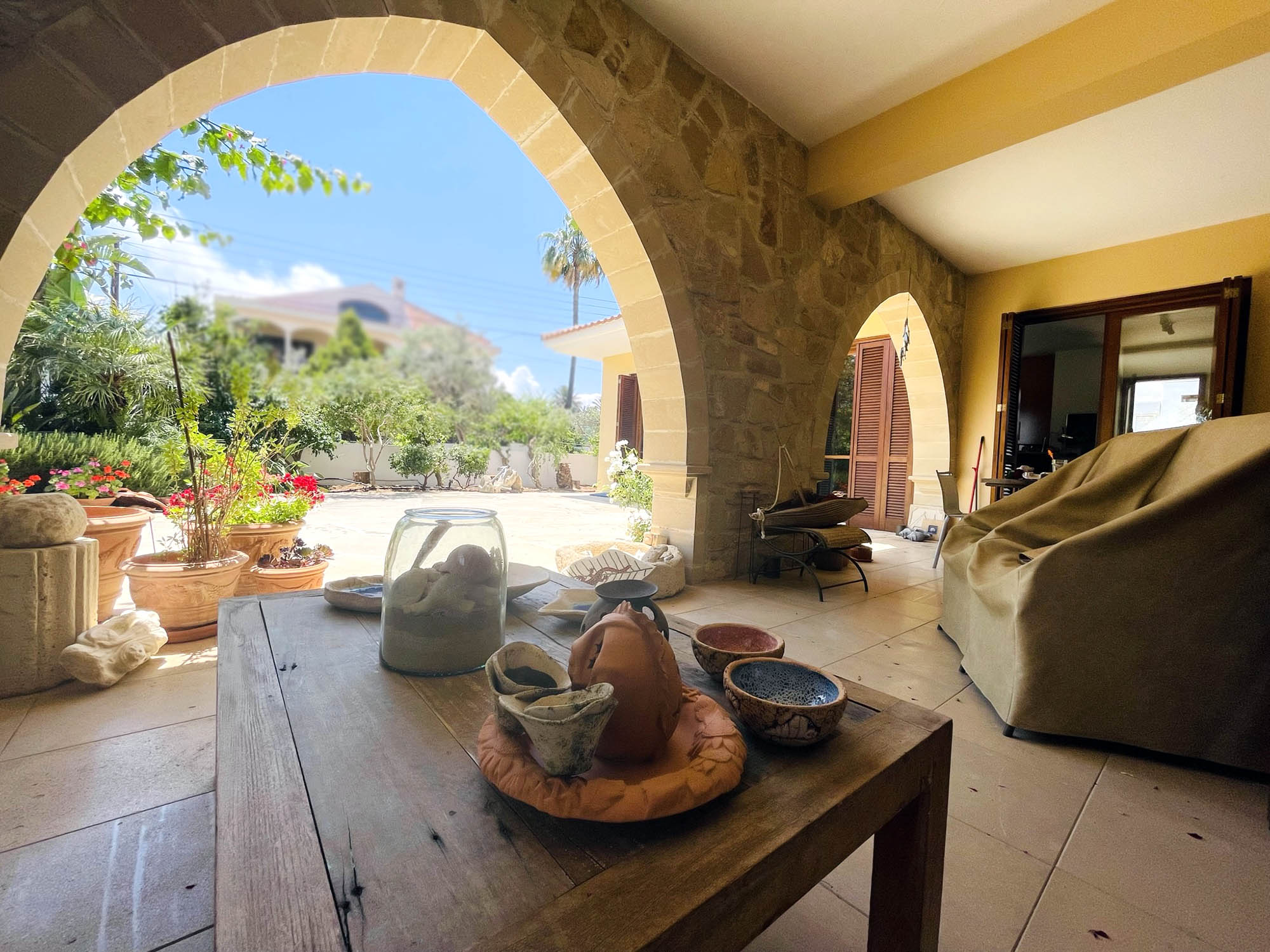 4 Bedrooms House in Iras 7