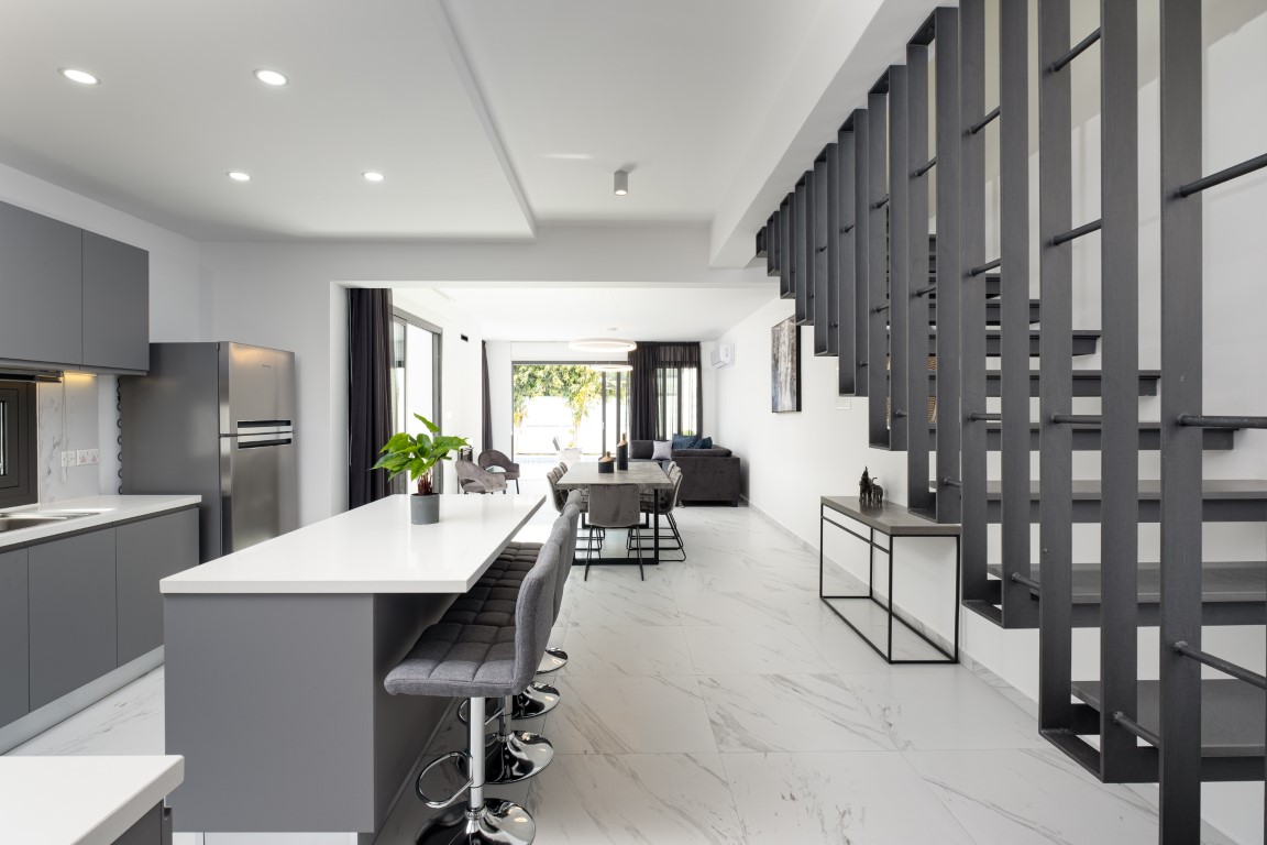 4 Bedrooms House in Agapis