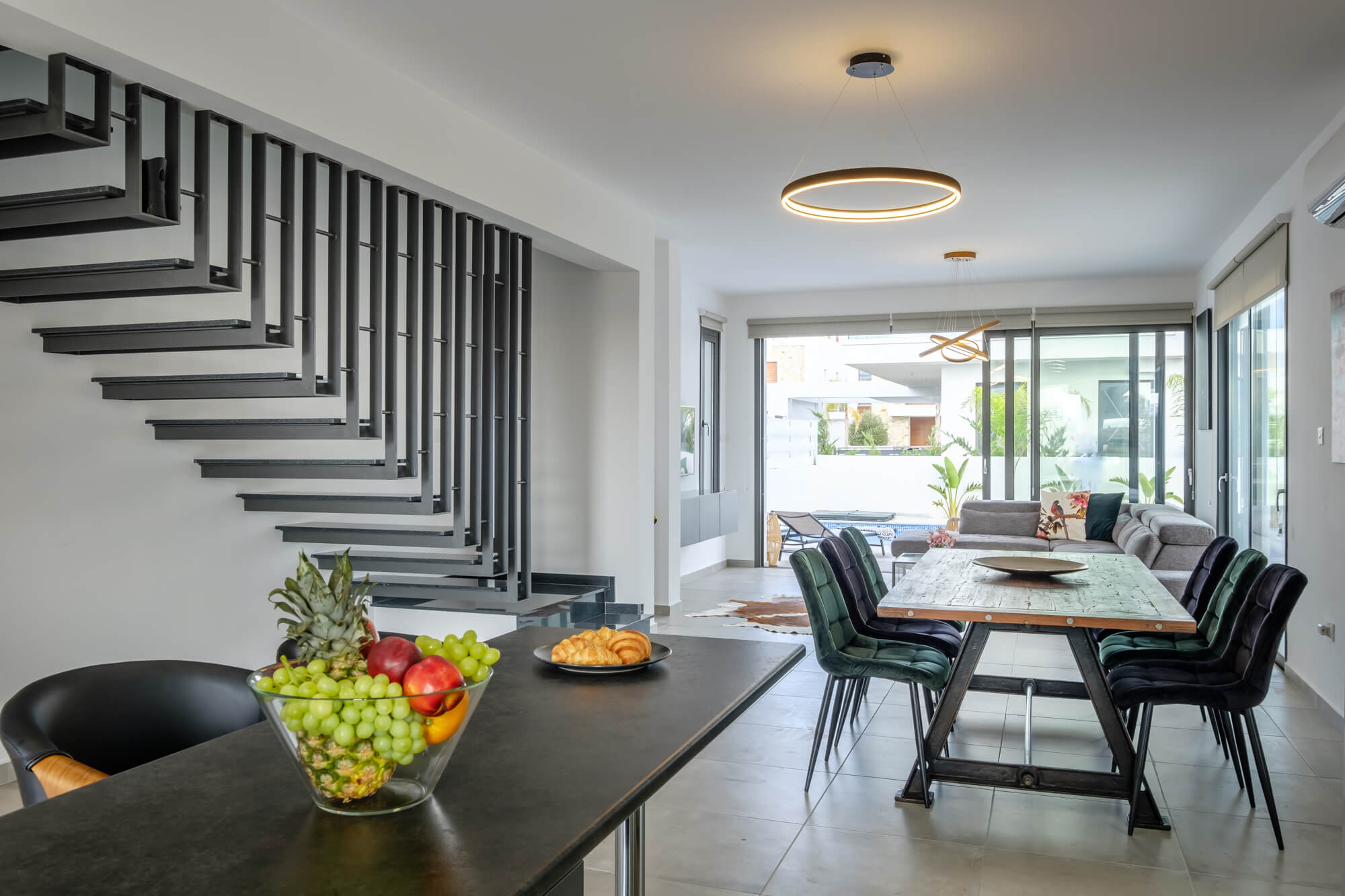 5 Bedrooms House in Agapis