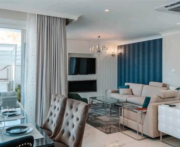 Modern Cubist Style!