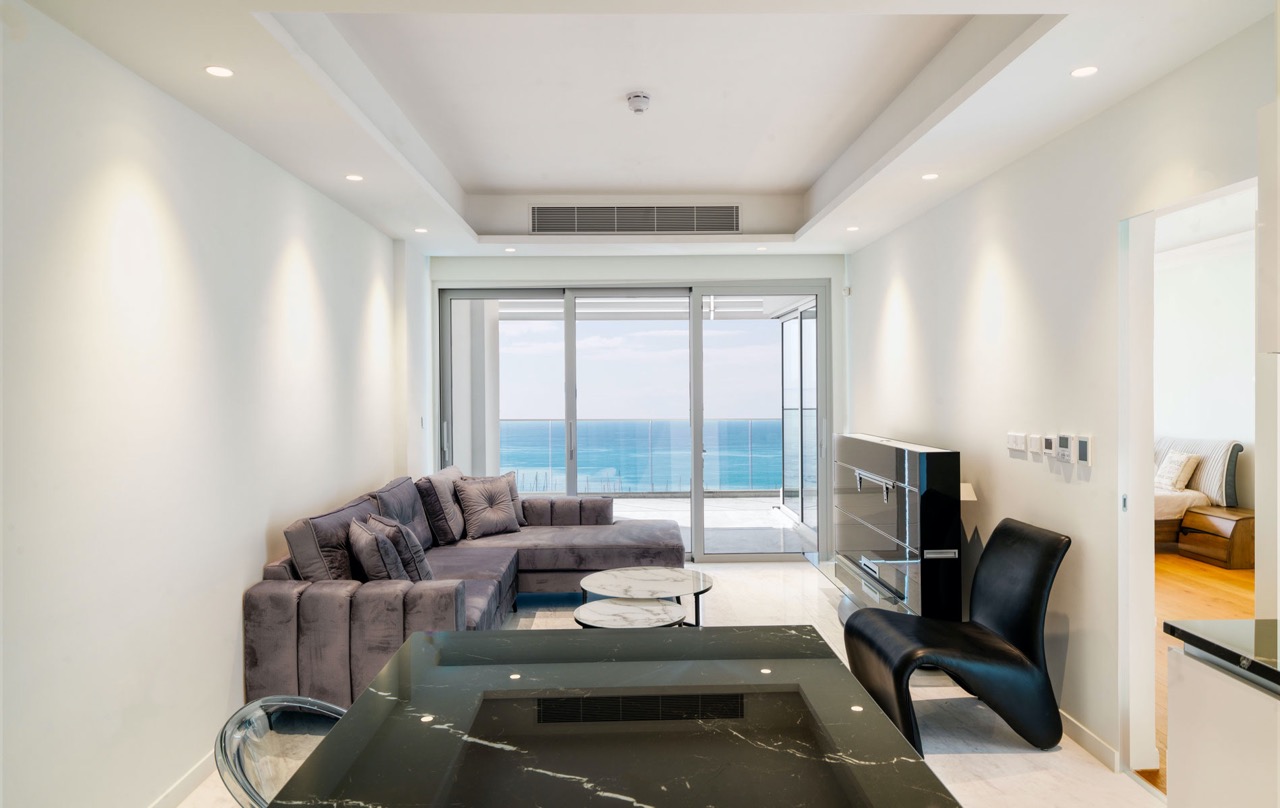 Sea Front Luxury Apartment