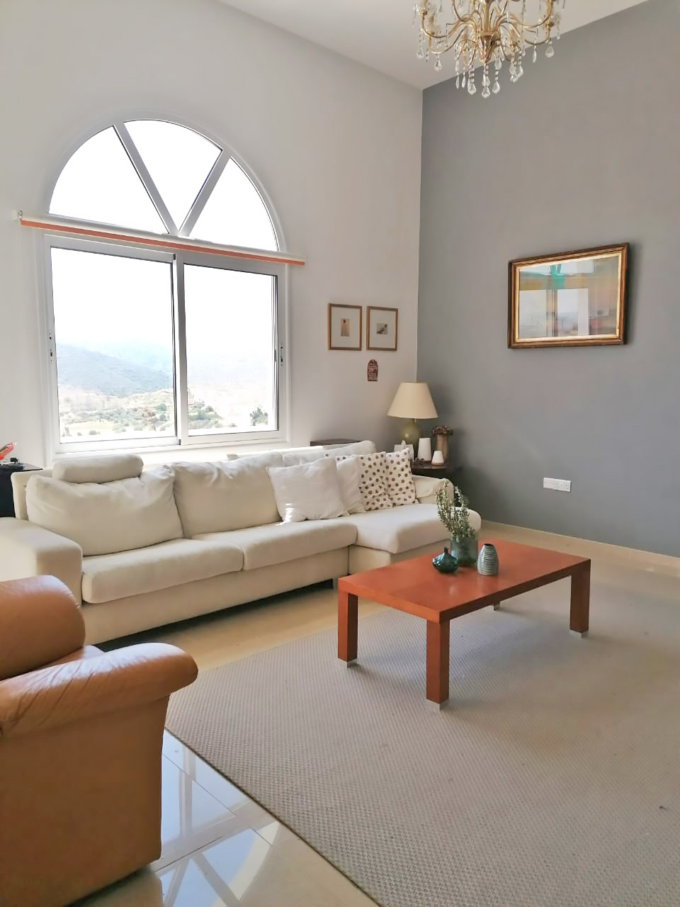 4 Bedrooms House in Eptagonia