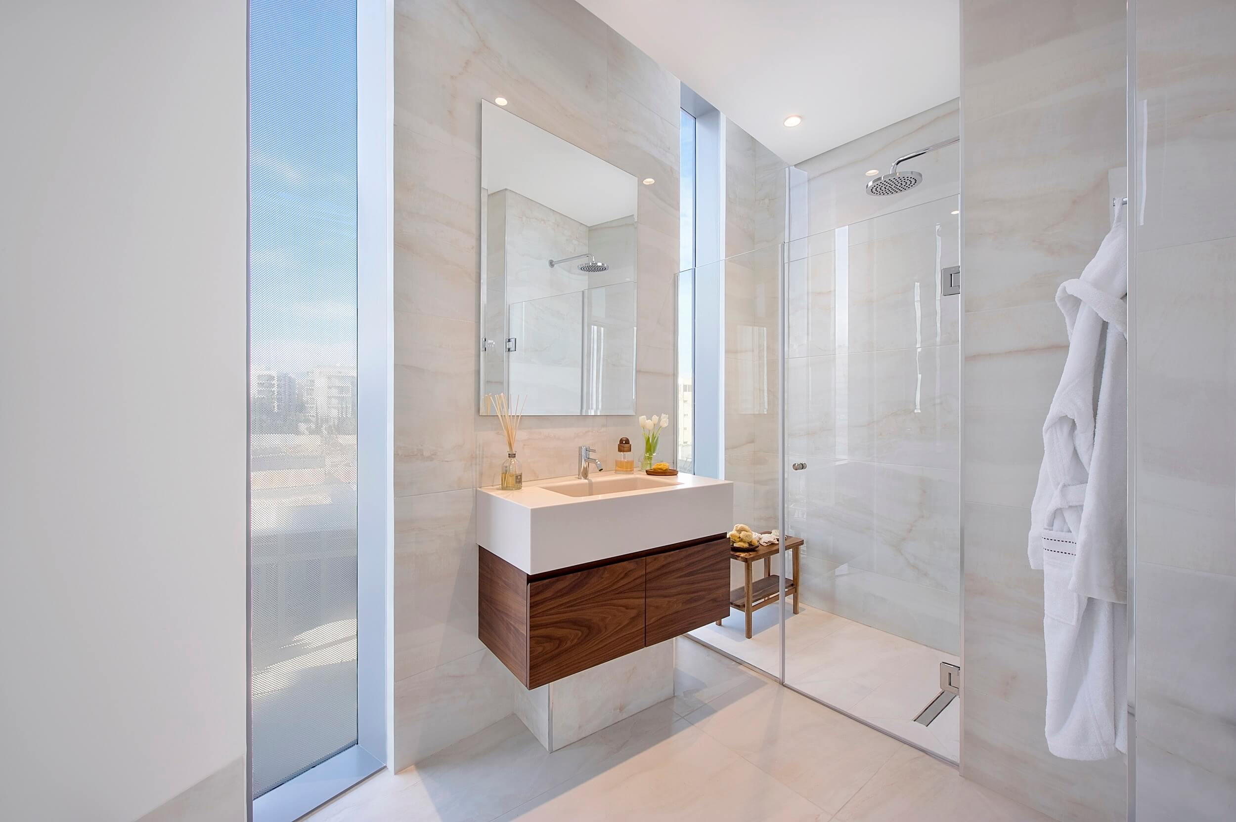 4 Bedrooms Apartment in