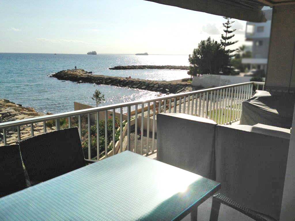 3 Bedrooms Apartment in Vasileos Georgiou A