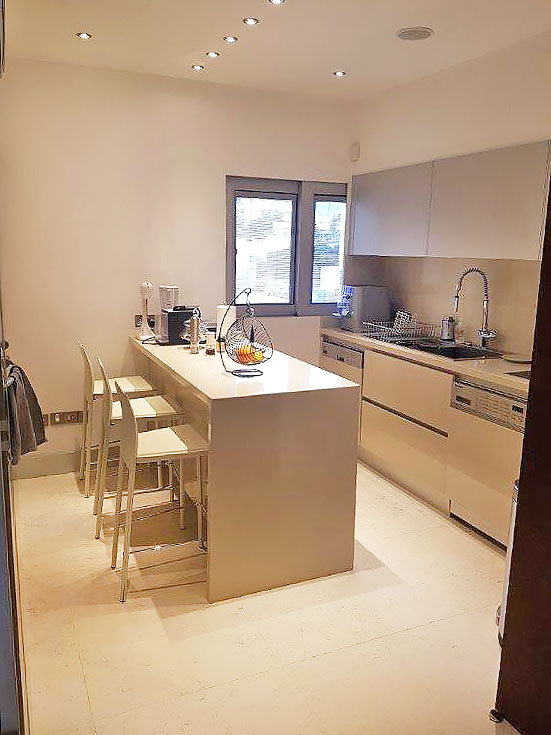 3 Bedrooms Apartment in Vasileos Georgiou A