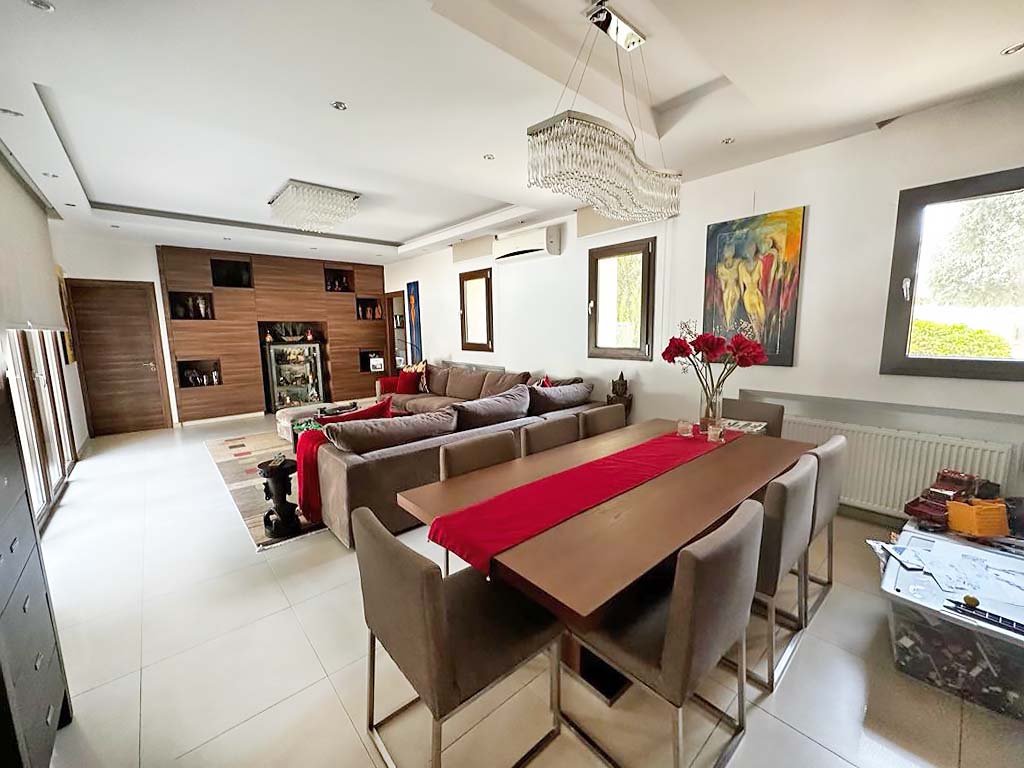 5 Bedrooms Villa in Potamos Yermasoyias