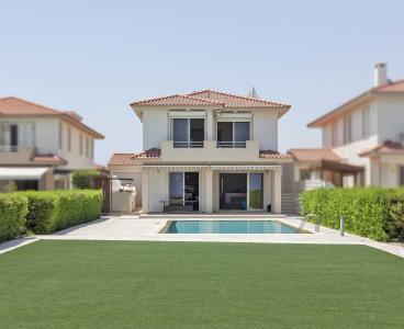 Beachfront Luxury Villa in Pervolia, Larnaca
