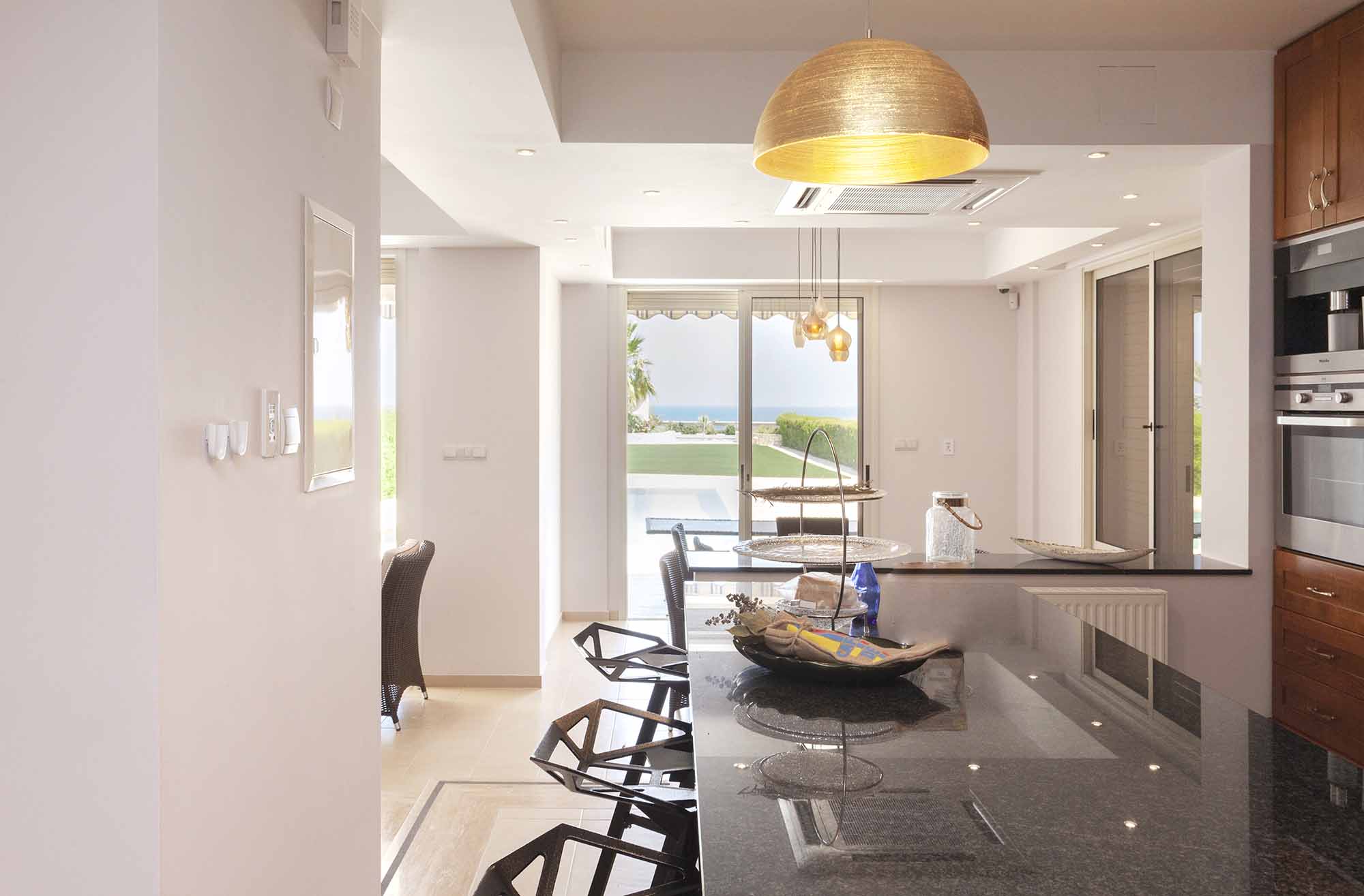 5 Bedrooms House in Pervolia