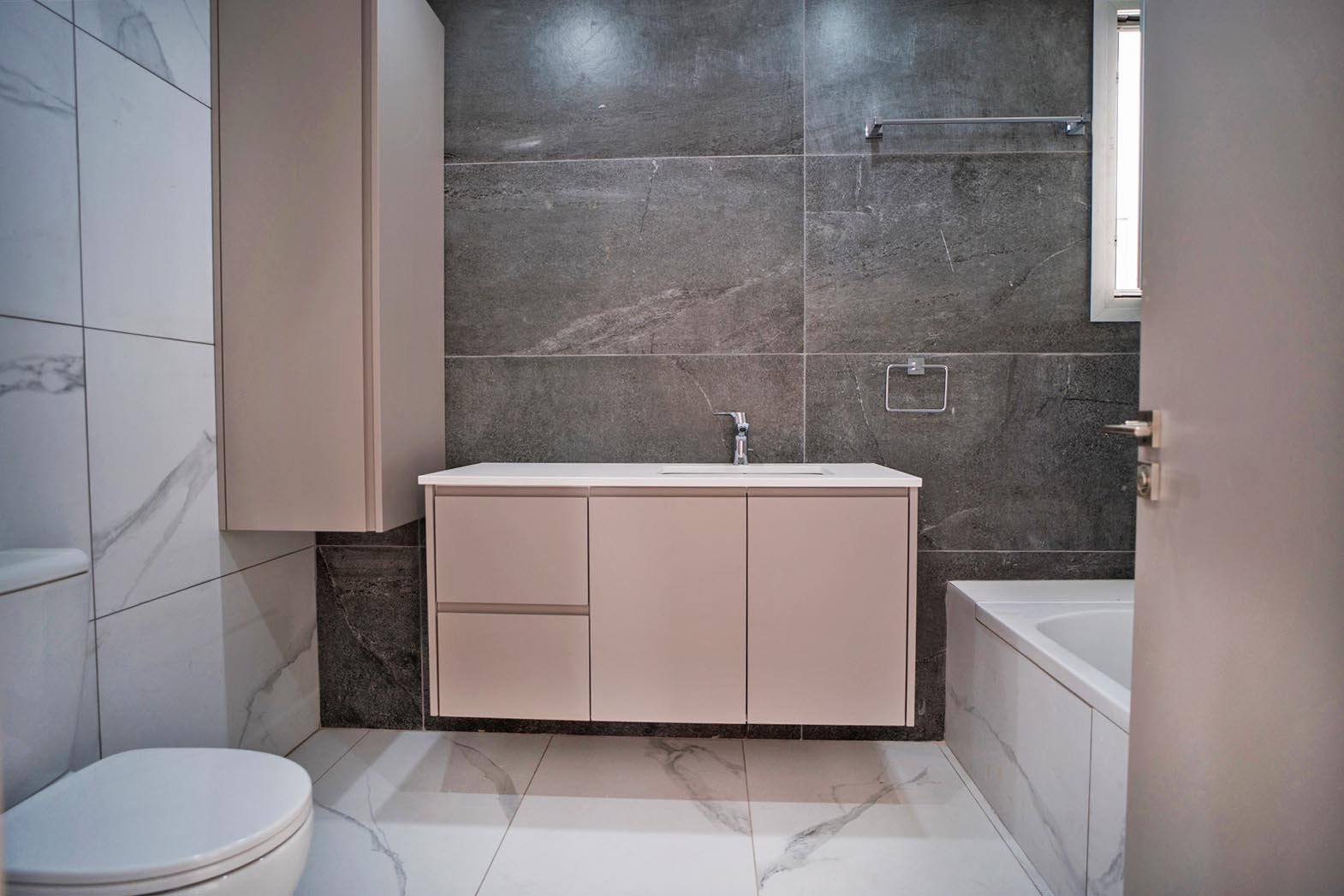 3 Bedrooms Penthouse in Karpenisiou 4