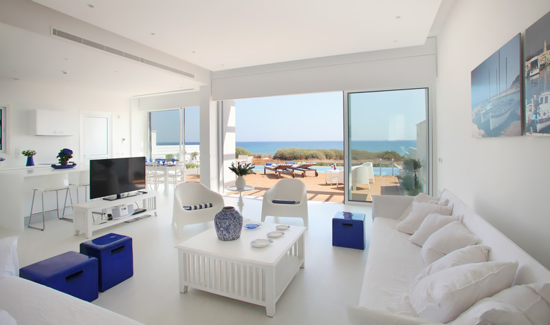4 Bedrooms Villa in Vrisoudion Street Protamare Seafront Villas