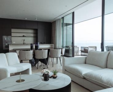 Sea front Luxury Ritz Carlton Apartment