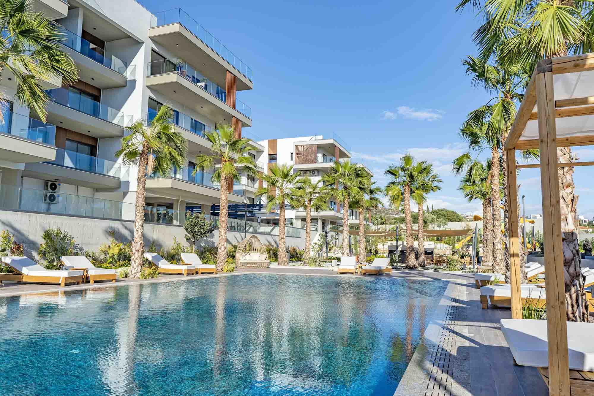 2 Bedrooms Penthouse in Dimokratias