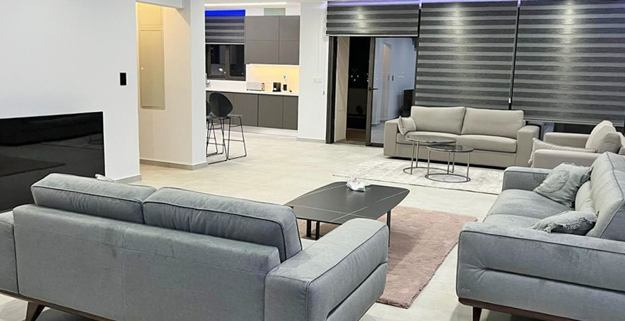 4 Bedrooms House in 1 Apriliou