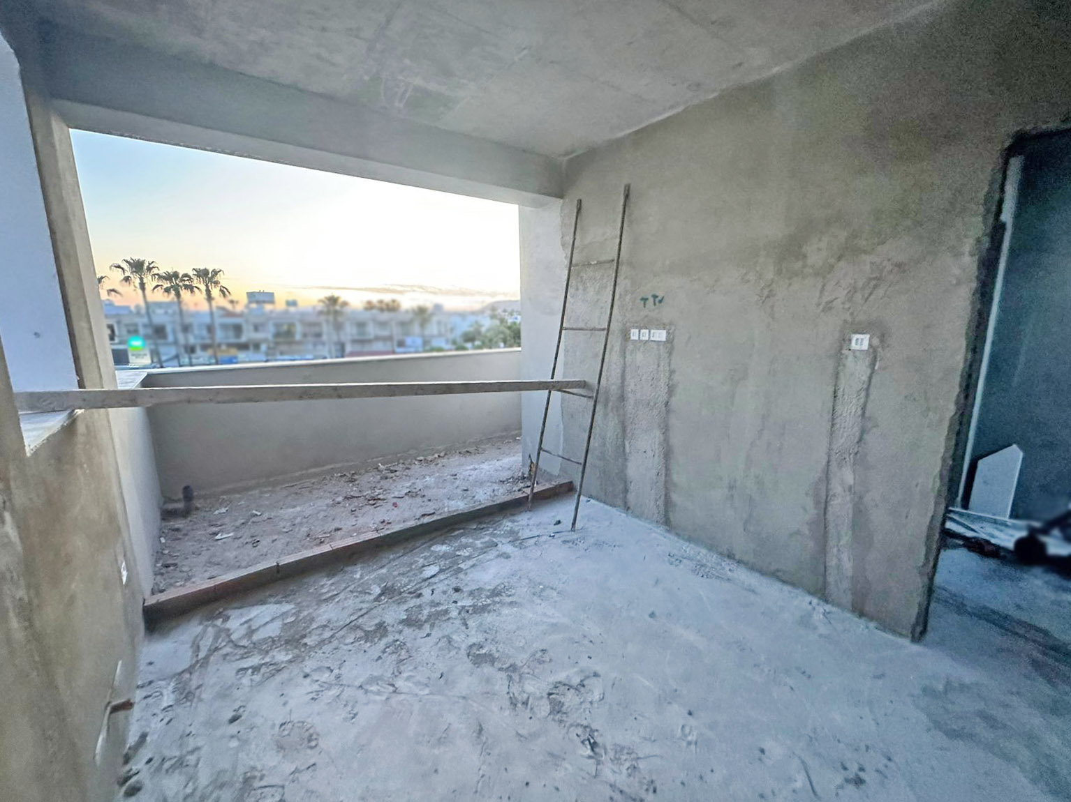 5 Bedrooms House in Oroklini