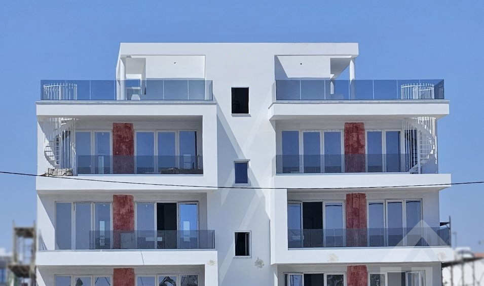 2 Bedrooms Penthouse in Andrea Stylianou