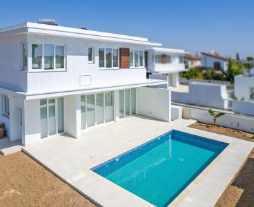 Private Oasis Near the Sea!