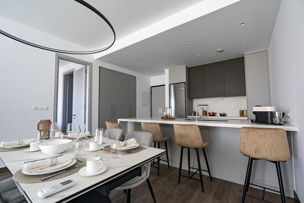 2 Bedrooms Penthouse in Dimokratias