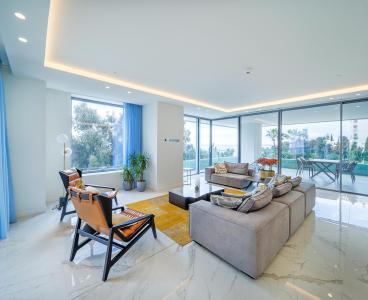 Beachfront Whole Floor Symbol Apartment