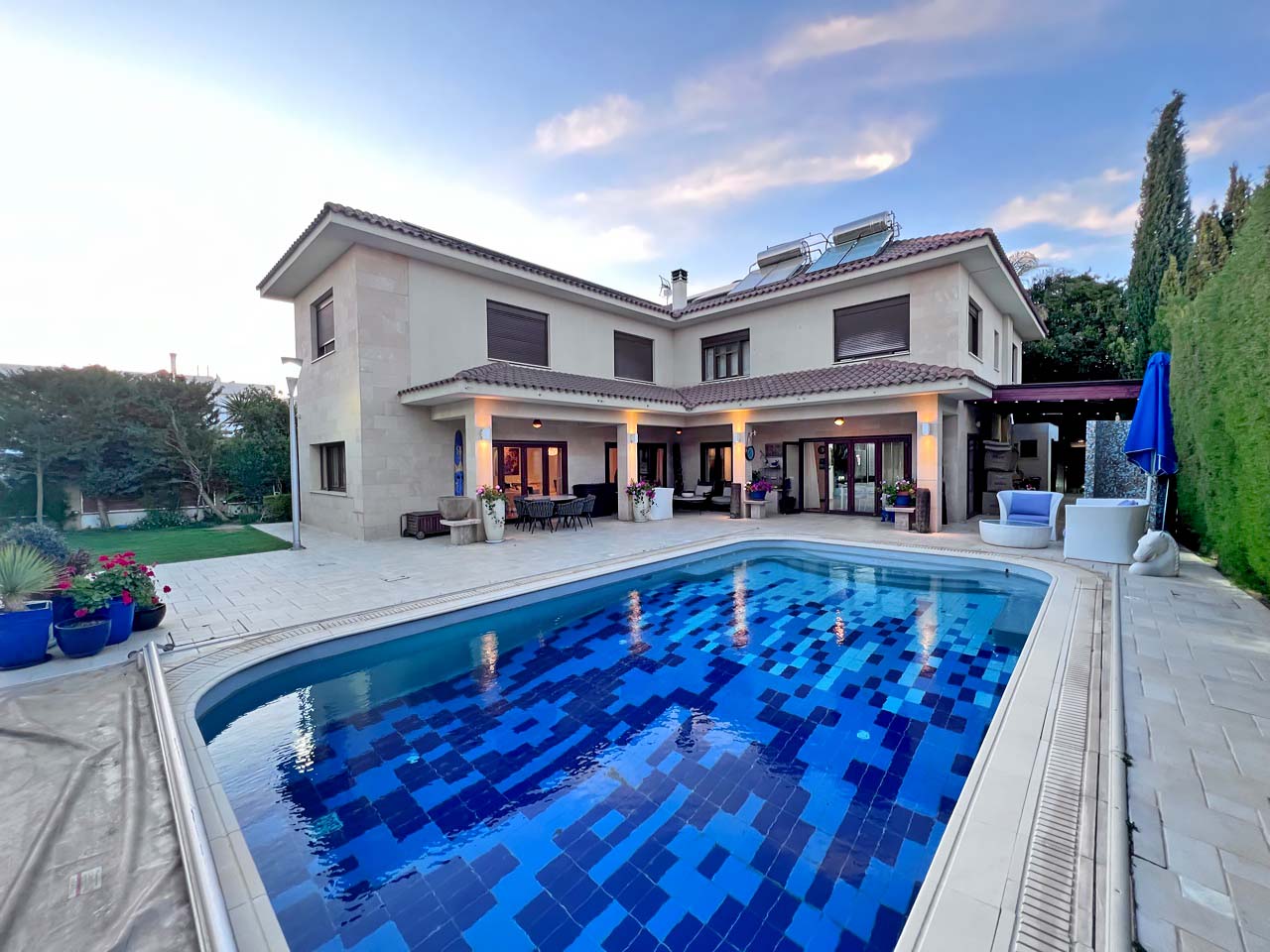 Unique Family House