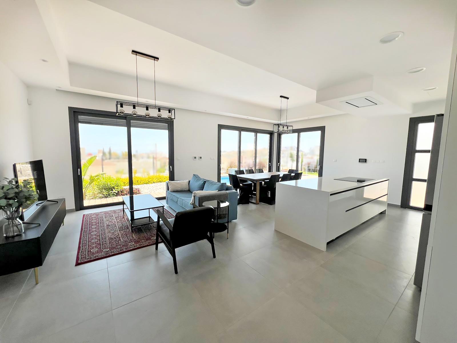 4 Bedrooms House in 8 Patroklou Kokkinou