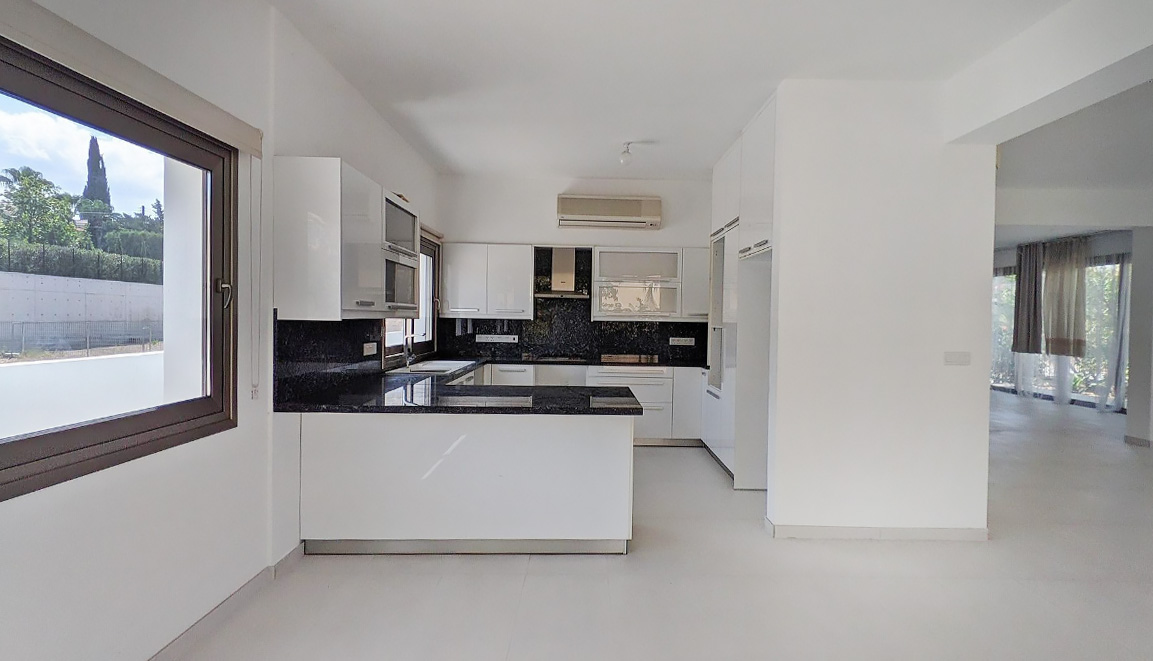 5 Bedrooms House in Vouliagmenis