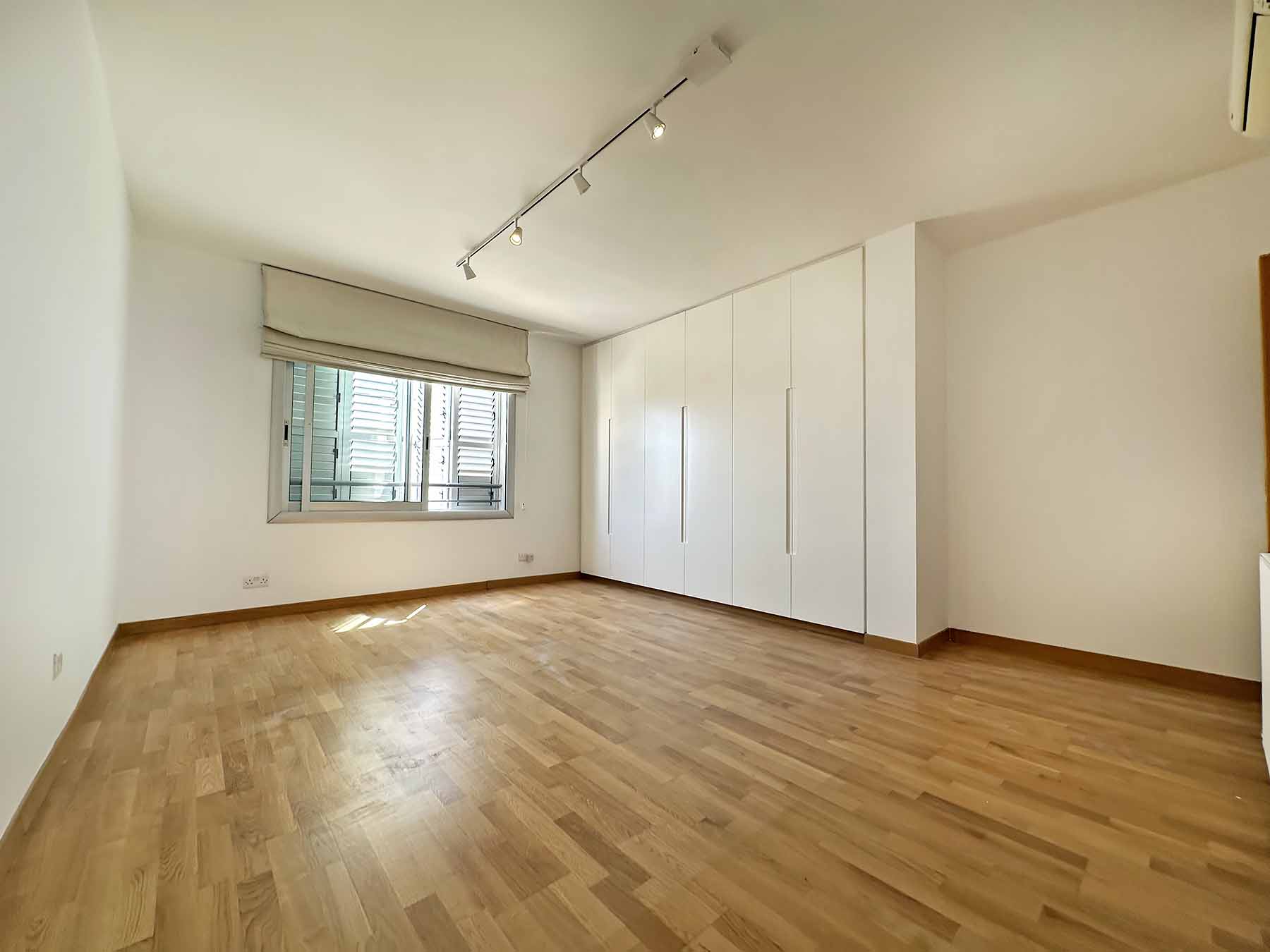 3 Bedrooms Penthouse in Costa Varnali Street 12