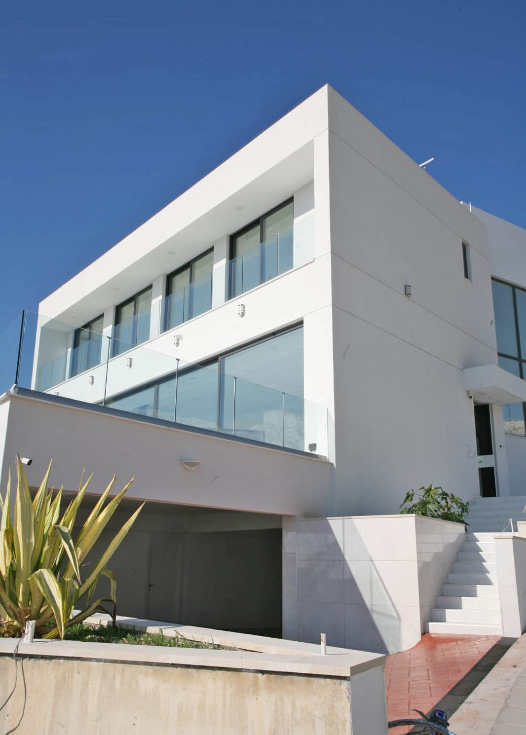 8 Bedrooms House in Ayios Tychonas