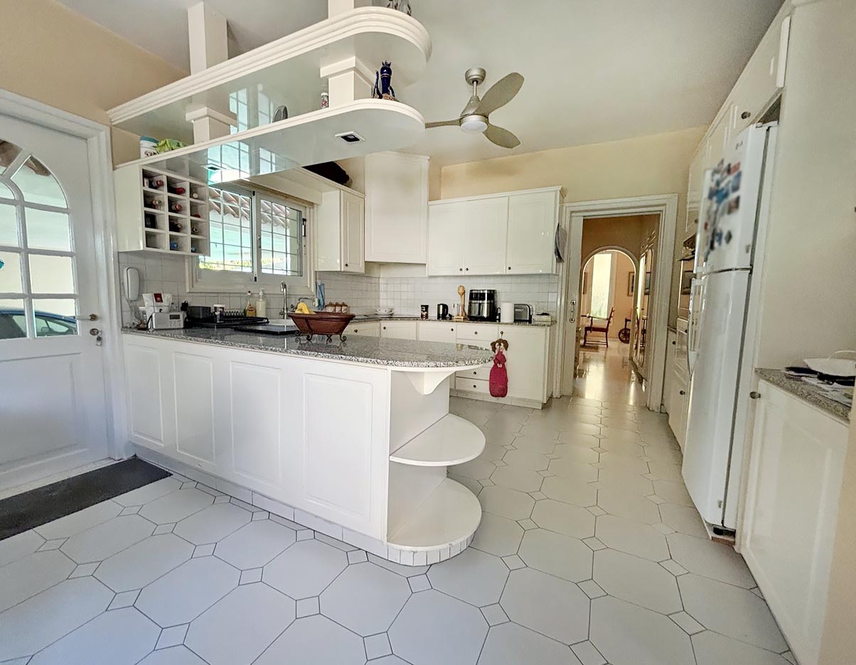 4 Bedrooms House in Varnali 17