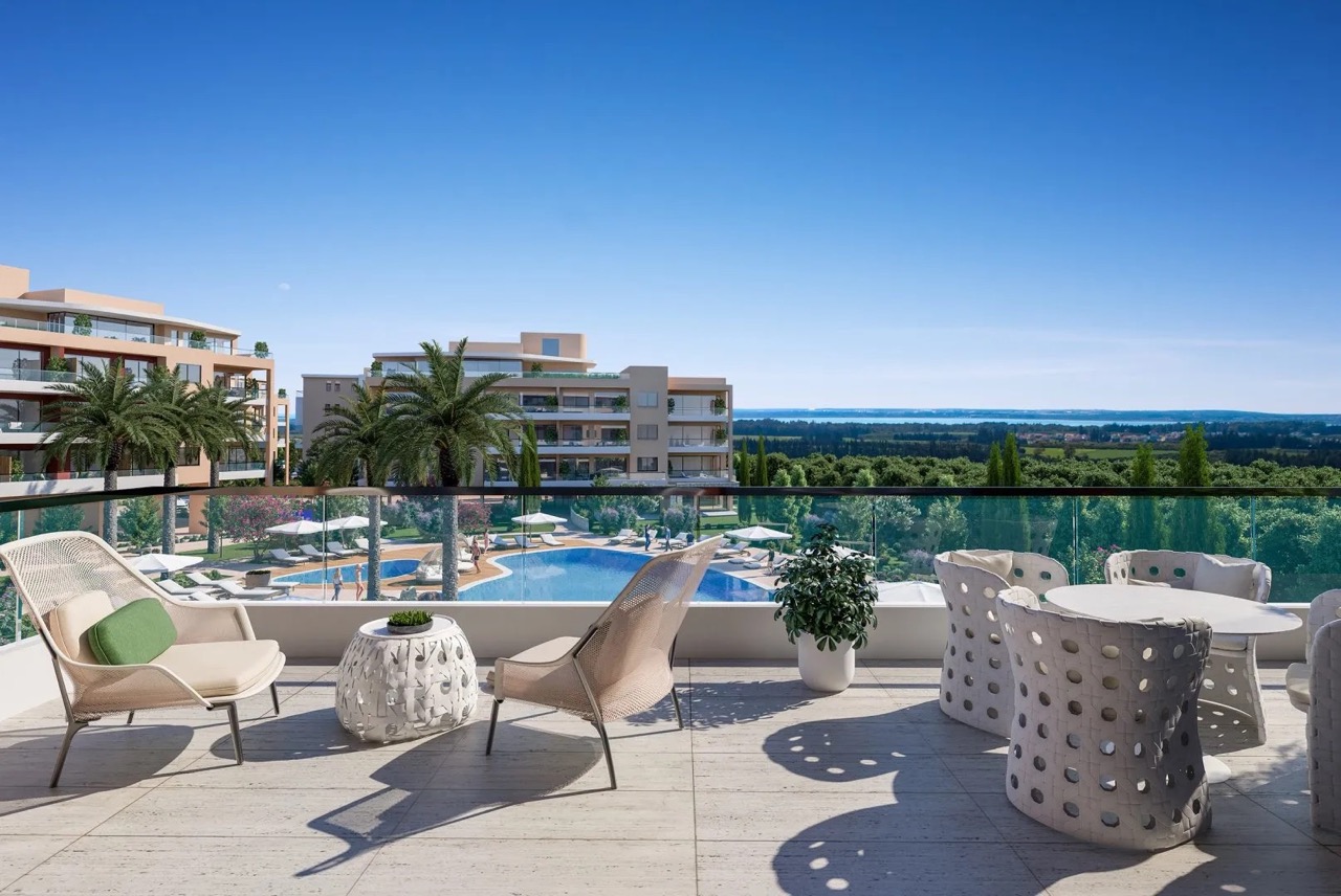 3 Bedrooms Penthouse in Galinis