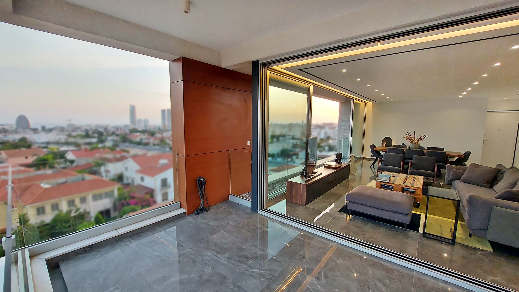 3 Bedrooms Penthouse in Columbia