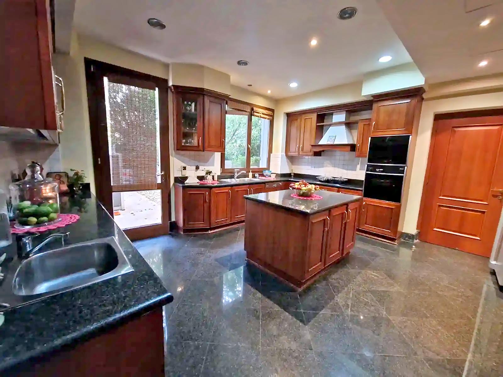 5 Bedrooms House in Filopappou 64