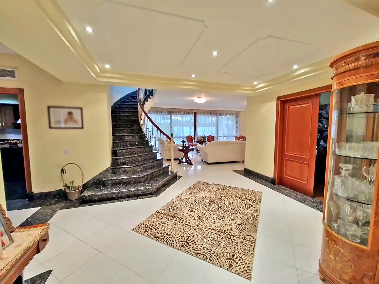 5 Bedrooms House in Filopappou 64