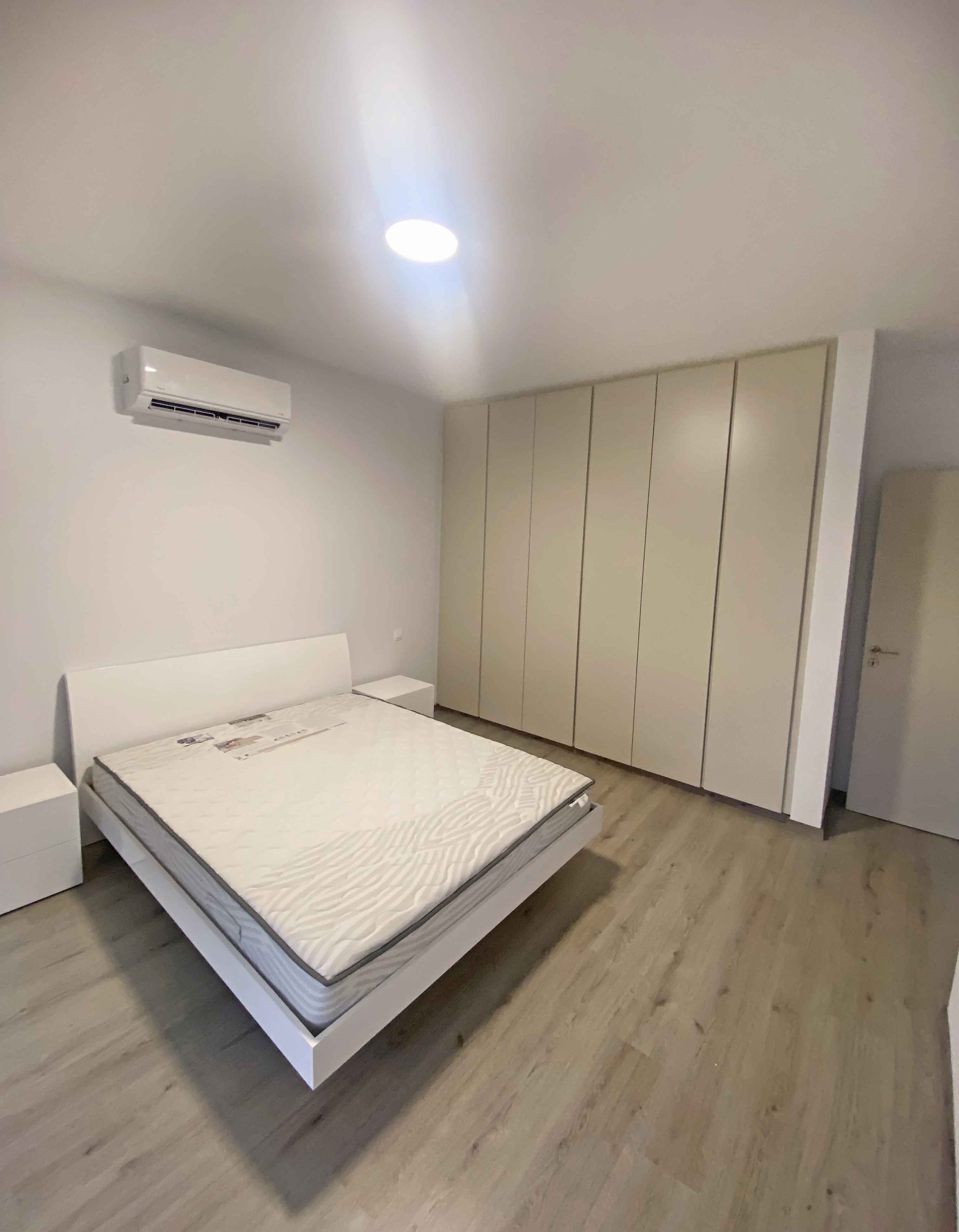 3 Bedrooms House in 1 Apriliou