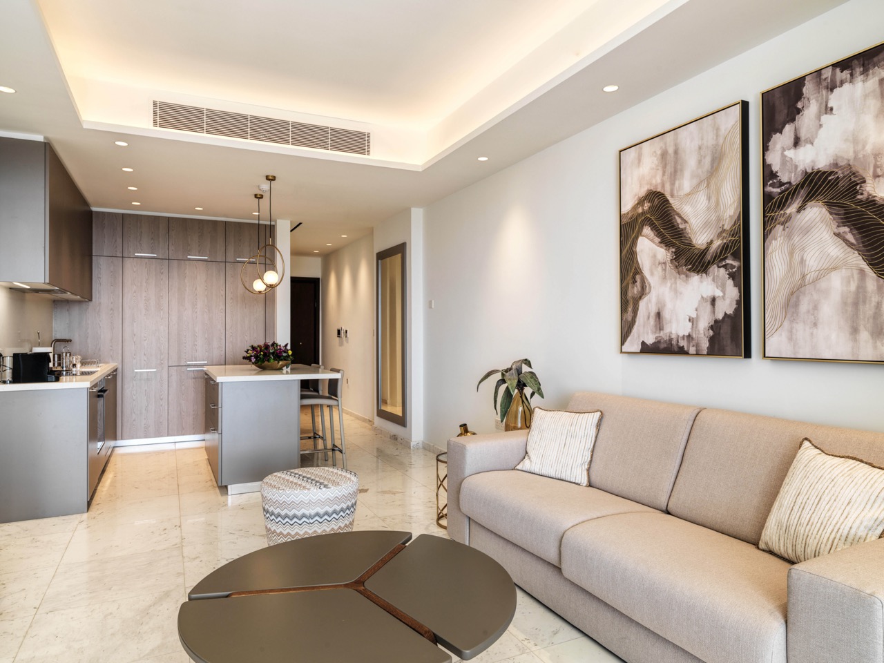 2 Bedrooms Apartment in St Raphael Tower Resort