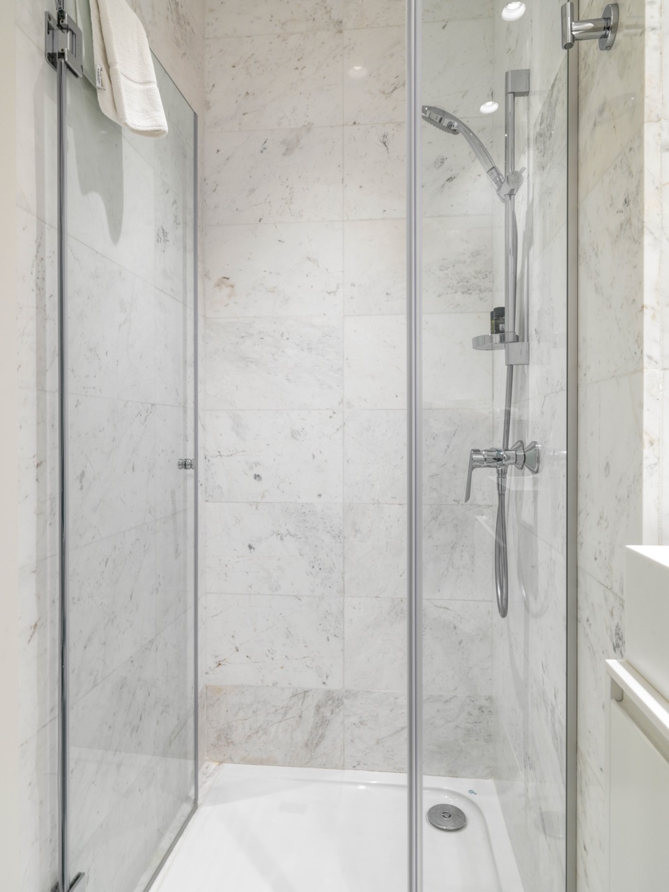 2 Bedrooms Apartment in St Raphael Tower Resort