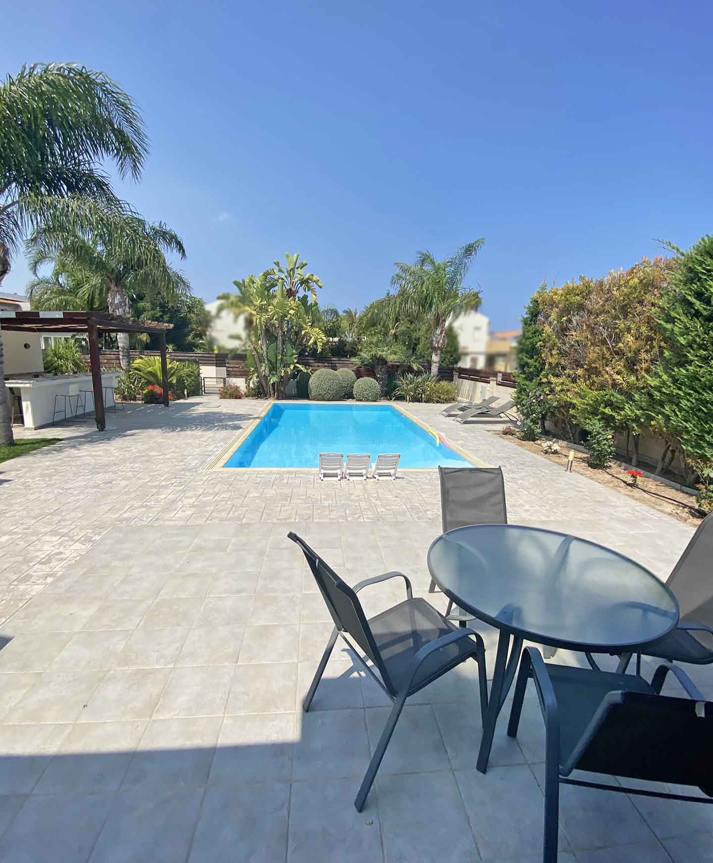 3 Bedrooms House in Leoforos Farou