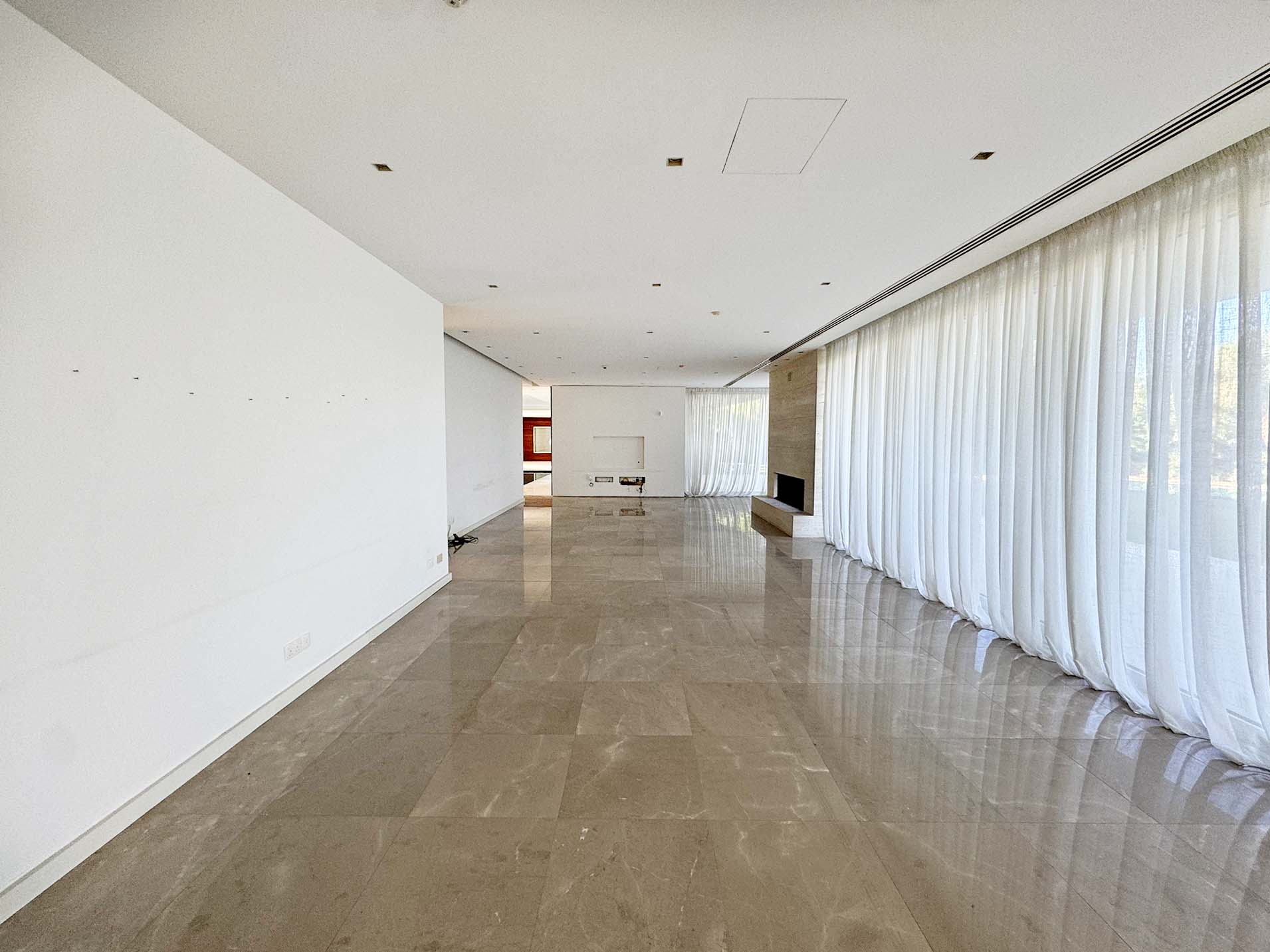 6 Bedrooms House in Amarousiou 9