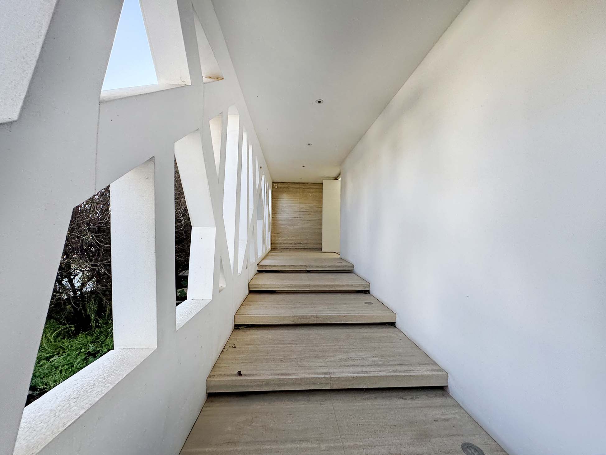 6 Bedrooms House in Amarousiou 9