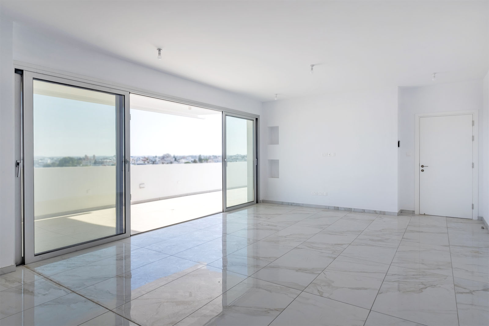 3 Bedrooms Apartment in 38A Perikleous