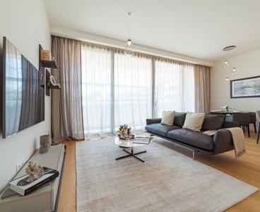 Spacious Residence|Stunning City Views