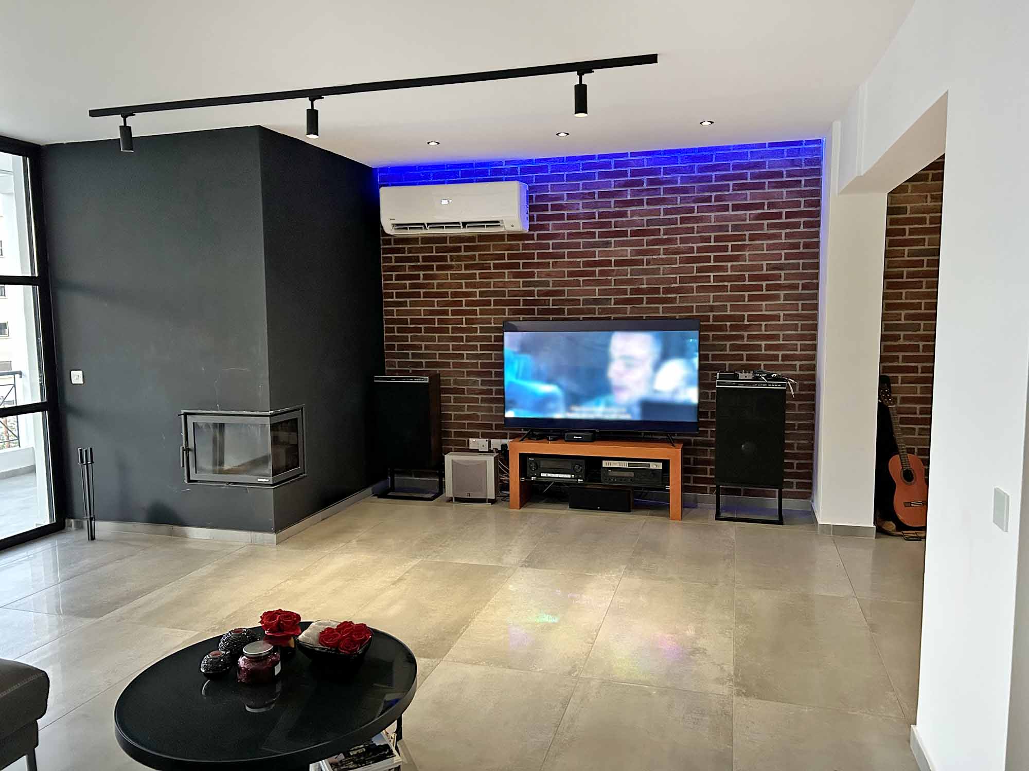 4 Bedrooms Penthouse in Aiolou 10