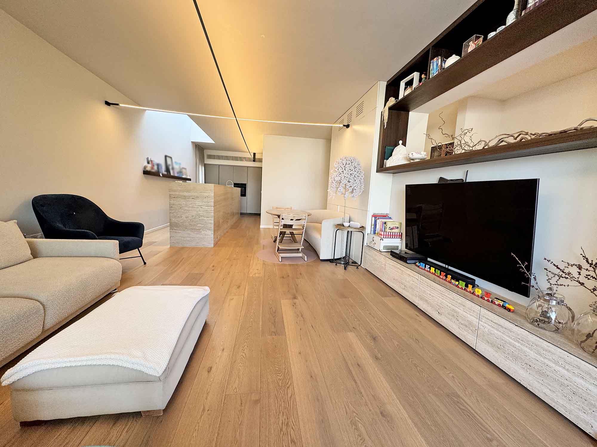 3 Bedrooms Penthouse in 2 Vavyla