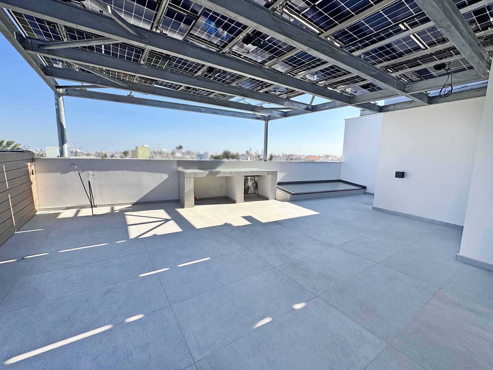 3 Bedrooms Penthouse in 2 Vavyla