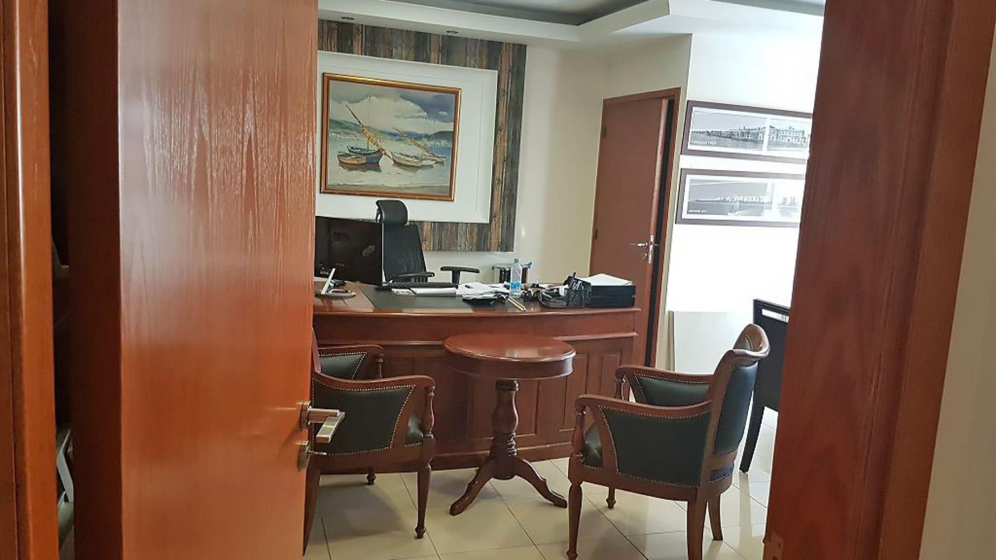 Versatile Office Building