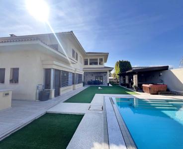 Exquisite Family Estate in GSP